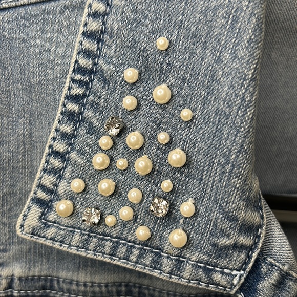 Chico’s Platinum Denim Vest   (Size 0) - Picture 4 of 15